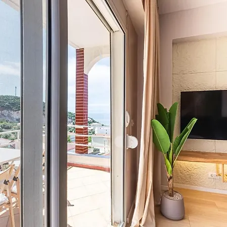 Dhermi's Icon Big 1br Ap 7 Apartment