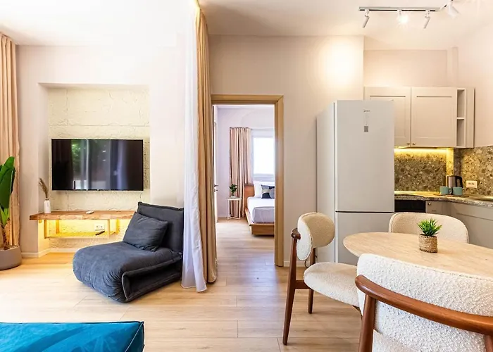 Dhermi's Icon Big 1br Ap 7 *